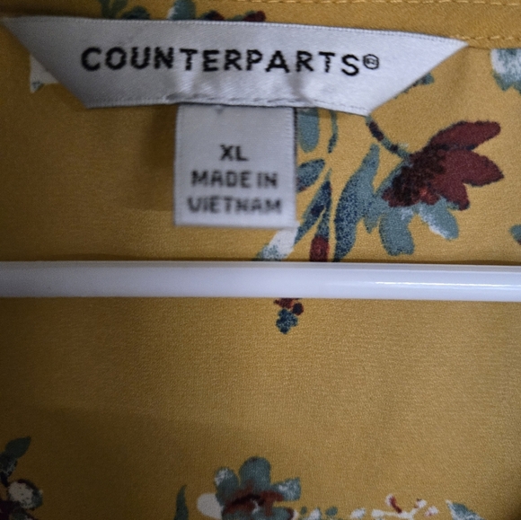 Counterparts Floral Yellow Women's  Blouse Size XL - Picture 4 of 4